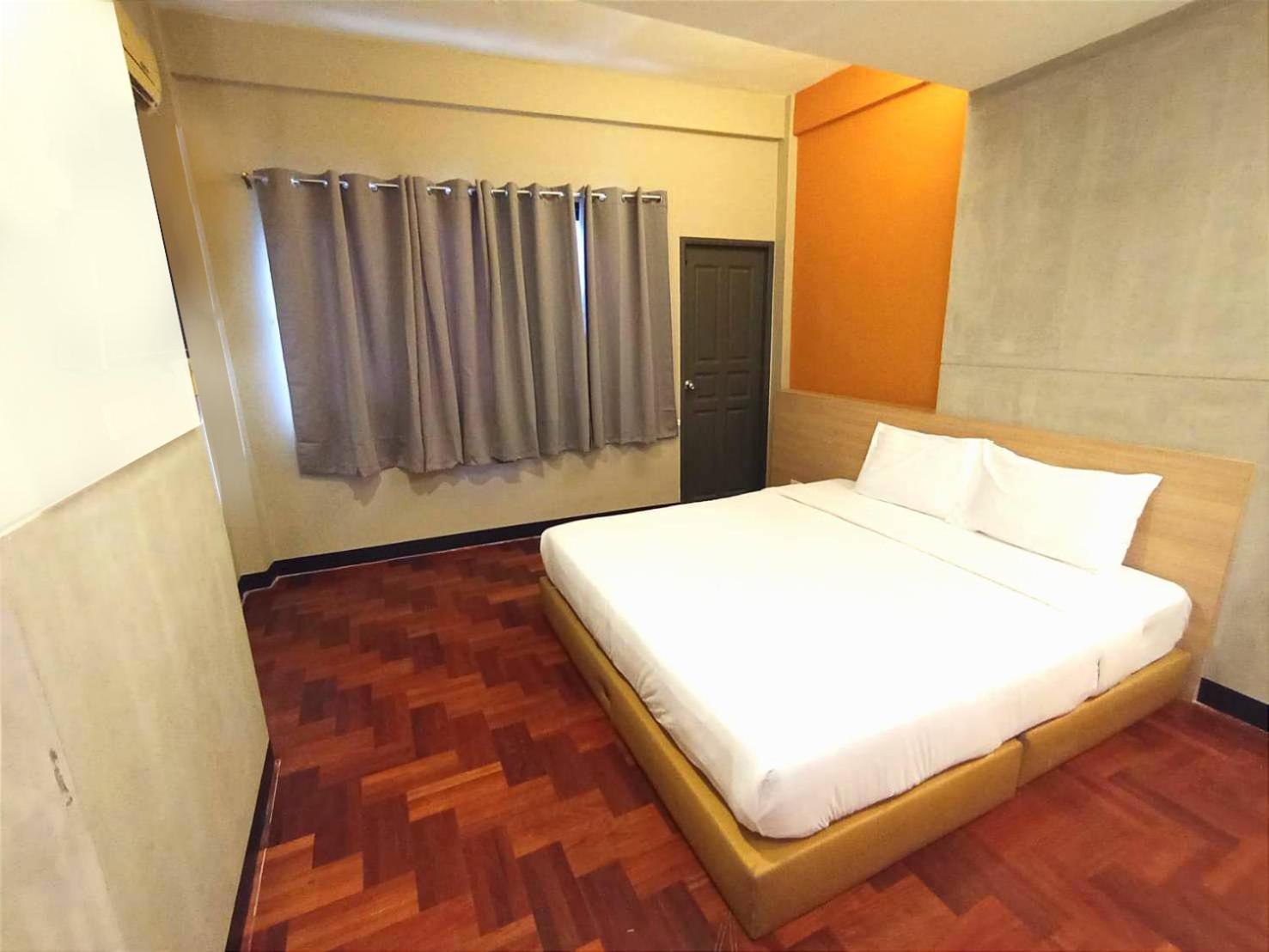 Go Inn Silom Bts Surasak X โกอินน์ สีลม บีทีเอส สถานีสุรศักดิ์ Bangkok Eksteriør billede